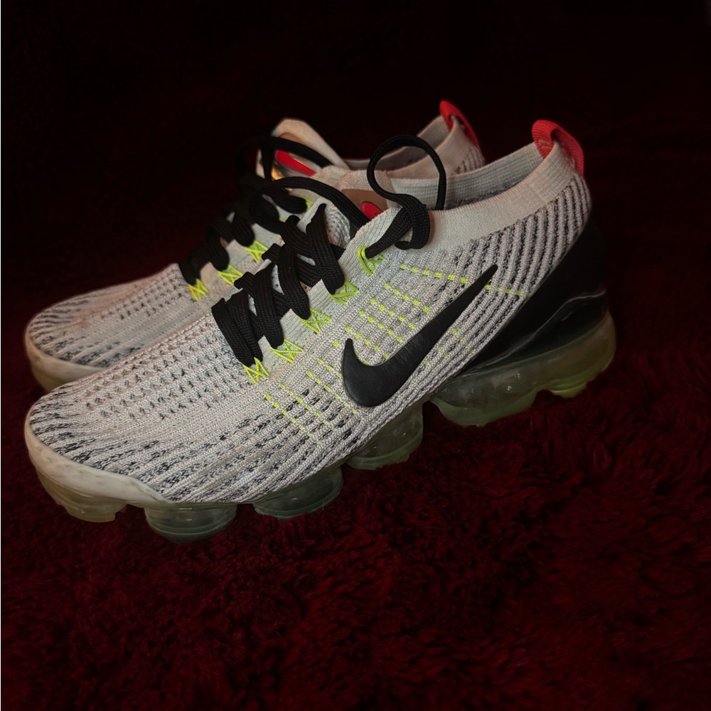 Nike Flyknit Sneakers